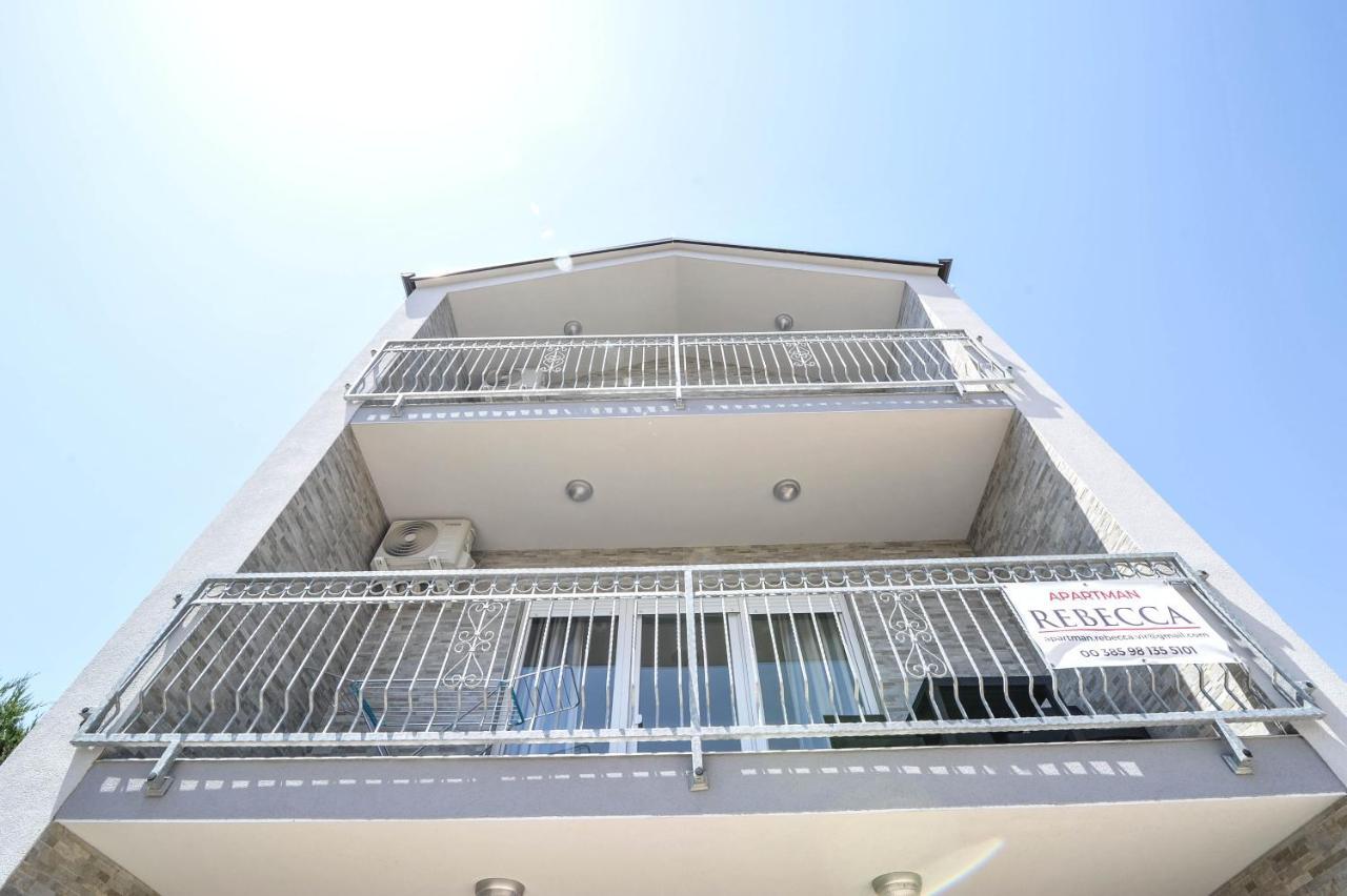 Apartmani Rebecca Vir Exterior photo
